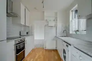 474A Neasden Lane North, photo 4