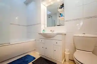 476 Goresbrook Road, photo 4