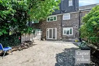 477 Rainham Road South, photo 2