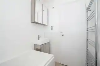47D High Street, photo 3