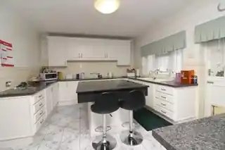 48 Becontree Avenue, photo 3