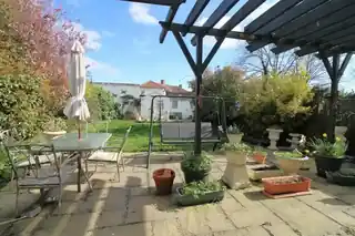 48 Becontree Avenue, photo 4