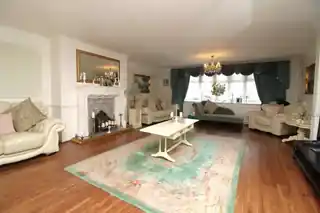 48 Becontree Avenue, photo 2