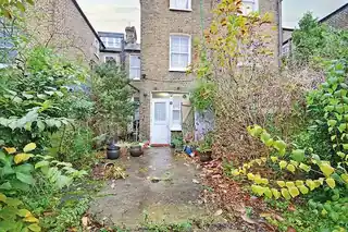 48 Brewster Gardens, photo 3