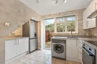 48 Chase Side Avenue, photo 3