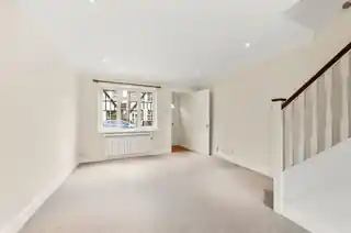 48 Chase Side Avenue, photo 2