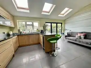 48 Headley Drive, photo 3