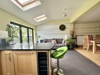 48 Headley Drive, photo 2