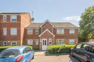48 Henry Doulton Drive, photo 3