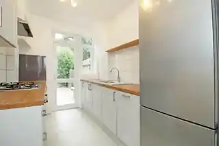 48 Huxley Gardens, photo 4