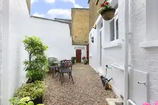 48 Lynn Road, photo 4