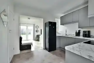 48 Manningtree Road, photo 3