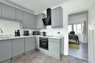 48 Manningtree Road, photo 4
