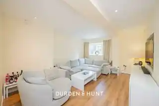 48 Nelmes Crescent, photo 2