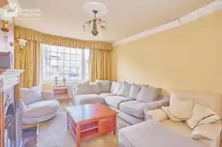 48 Pickford Lane, photo 2