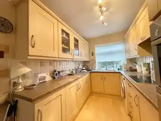 48 Poplar Way, photo 3