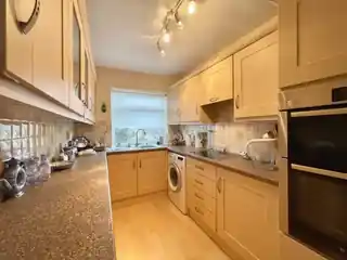 48 Poplar Way, photo 4