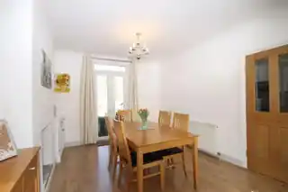 48 Queens Avenue, photo 3