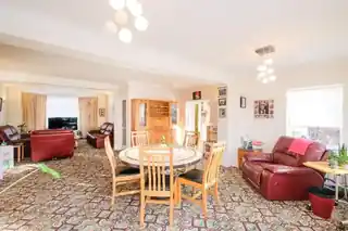 48 Rose Avenue, photo 2