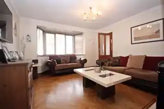 48 Townson Avenue, photo 4
