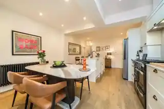 48 Tyler Street, photo 2