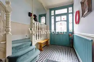 48 Woodside Road, photo 2