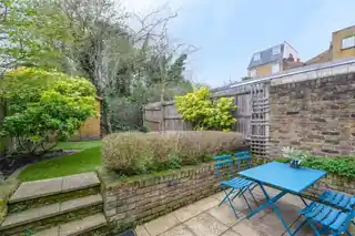 481 Latimer Road, photo 4