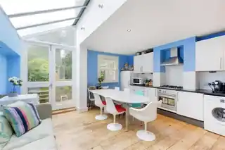 481 Latimer Road, photo 3