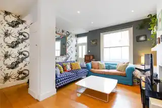 481 Latimer Road, photo 2