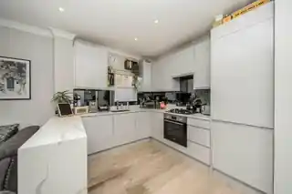 48B Fassett Road, photo 4