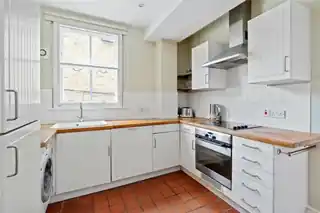 48B Mattock Lane, photo 3