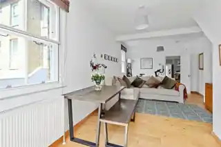 48B Mattock Lane, photo 2