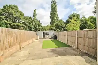 49 Amhurst Gardens, photo 4