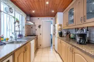 49 Belton Road, photo 2
