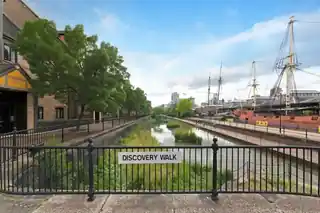 49 Discovery Walk, photo 4
