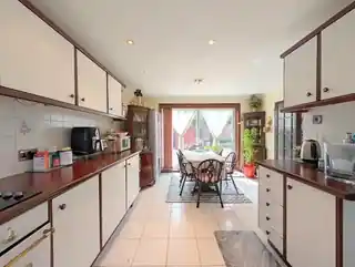 49 Engleheart Drive, photo 3