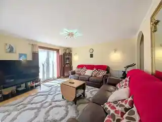 49 Engleheart Drive, photo 2