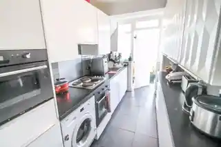 49 Girton Road, photo 2