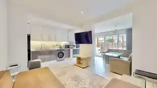 49 Hatfield Road, photo 2