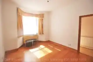 49 Neville Road, photo 2