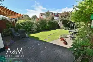 49 Sunnymede Drive, photo 3
