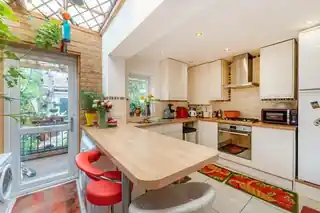 49 Sweet Briar Walk, photo 3