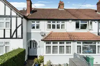 498 Chipstead Valley Road, photo 2