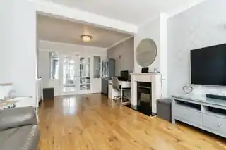 498 Chipstead Valley Road, photo 4