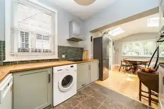 49A Heather Road, photo 3