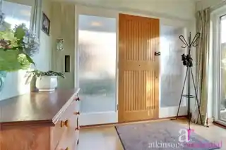 4A Robson Close, photo 3