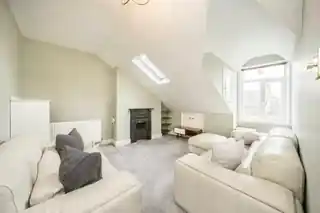 4B Garfield Road, photo 2
