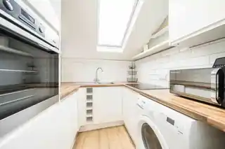4B Garfield Road, photo 3