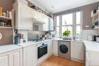 4E Lancaster Avenue, photo 2