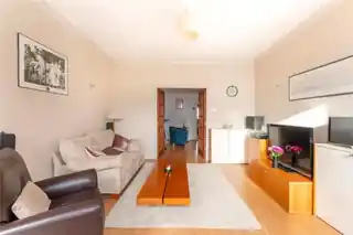 4E Lancaster Avenue, photo 4